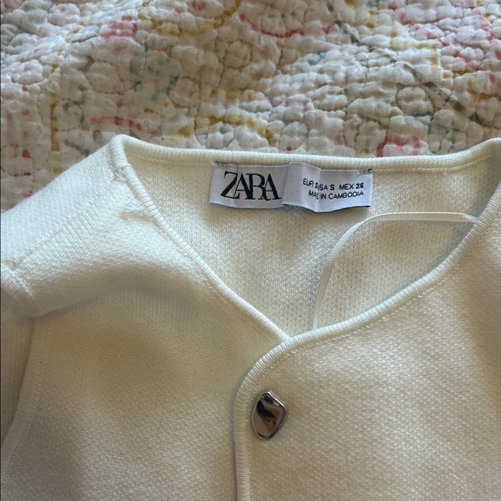 Zara Off-White Sleeveless Button Front Vest - Picture 2 of 3